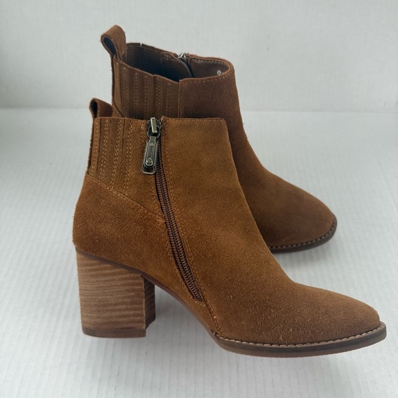 Blondo waterproof Brown Ankle Boots with Side Zipper and Block Heel Size 6M - Picture 1 of 13